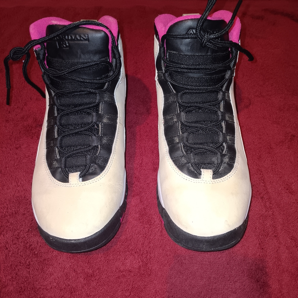 Jordan Women's Black and Pink Suede Sneakers